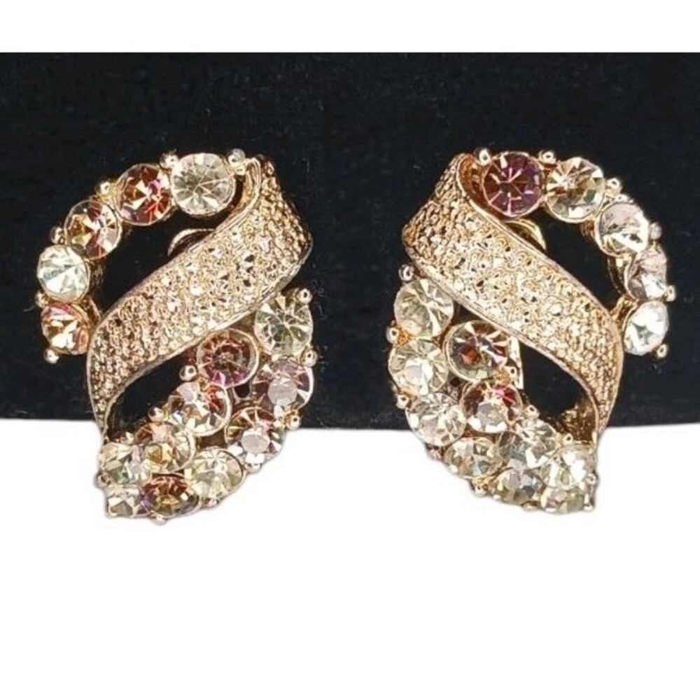 Vintage 50s Signed CORO Pegasus Gold Tone Rhinestone Clip-On Earrings Retro Glam - Picture 2 of 5